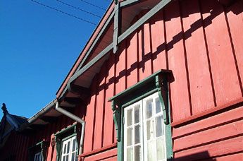 Den gamle Esperg�rde station
